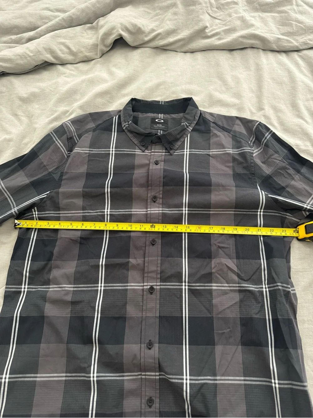 Oakley men local